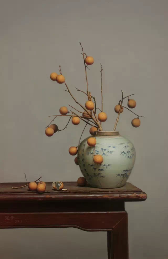 張青寫實(shí)油畫靜物作品《龍眼》