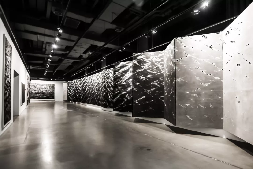 陳琦版畫 陳琦作品:2012生成與彌散 The Born and Expansion of 2012 水印版畫 Woodblock Print 380×4200cm 2018年 威尼斯雙年展參展作品